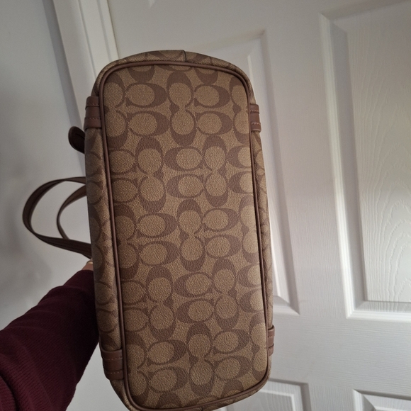 NWT Coach Ashton Signature Tote - Picture 5 of 7